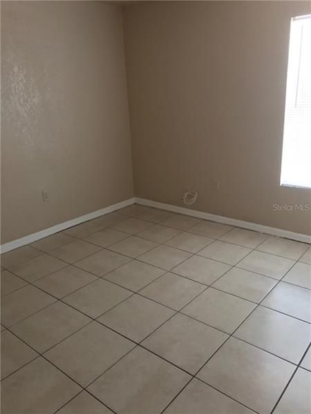 Recently Rented: $1,050 (3 beds, 1 baths, 1050 Square Feet)