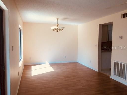 Recently Rented: $1,750 (3 beds, 2 baths, 1548 Square Feet)