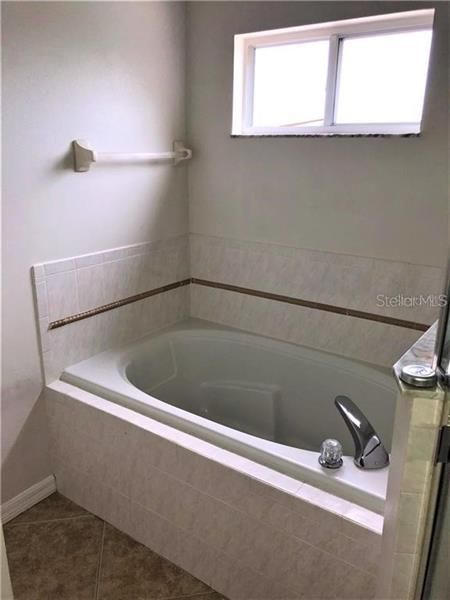 最近租的: $1,550 (4 贝兹, 2 浴室, 1809 平方英尺)