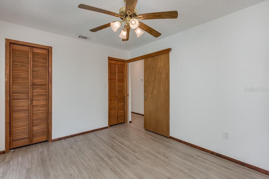 Recently Sold: $284,000 (2 beds, 1 baths, 1416 Square Feet)