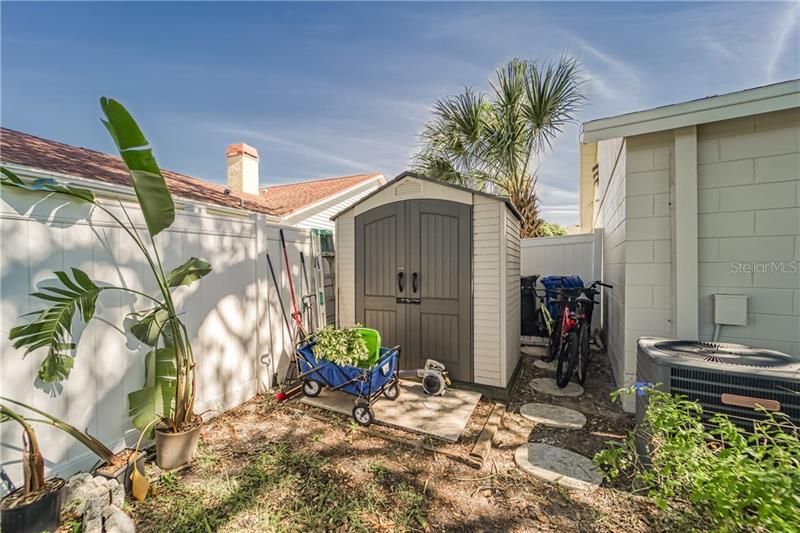 Recently Sold: $215,900 (3 beds, 2 baths, 1300 Square Feet)