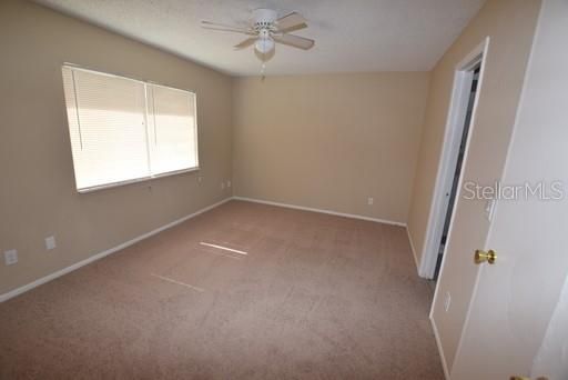 Recently Rented: $950 (3 beds, 2 baths, 930 Square Feet)