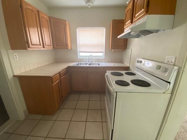 Recently Rented: $850 (2 beds, 1 baths, 969 Square Feet)