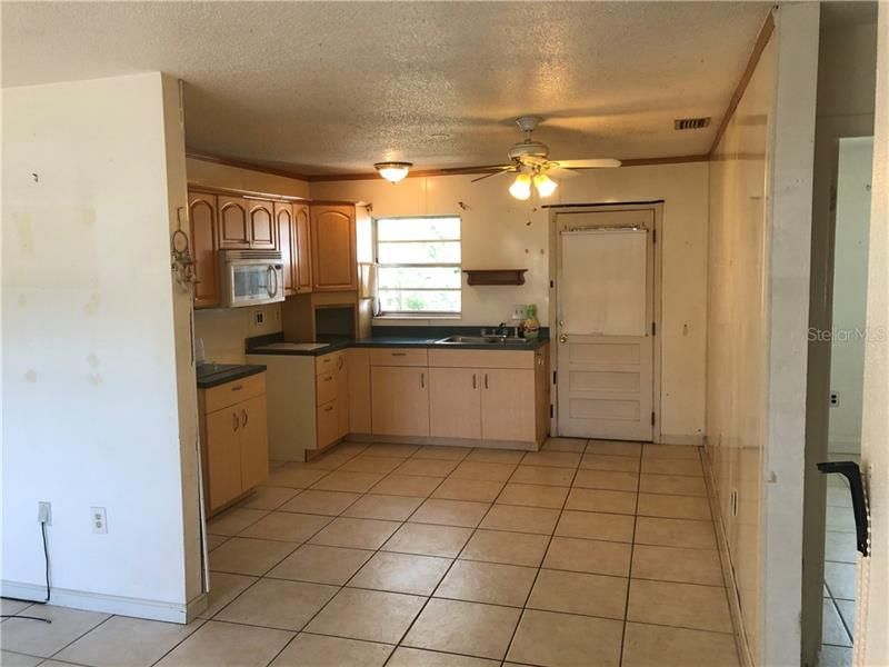 Recently Sold: $49,999 (2 beds, 1 baths, 800 Square Feet)