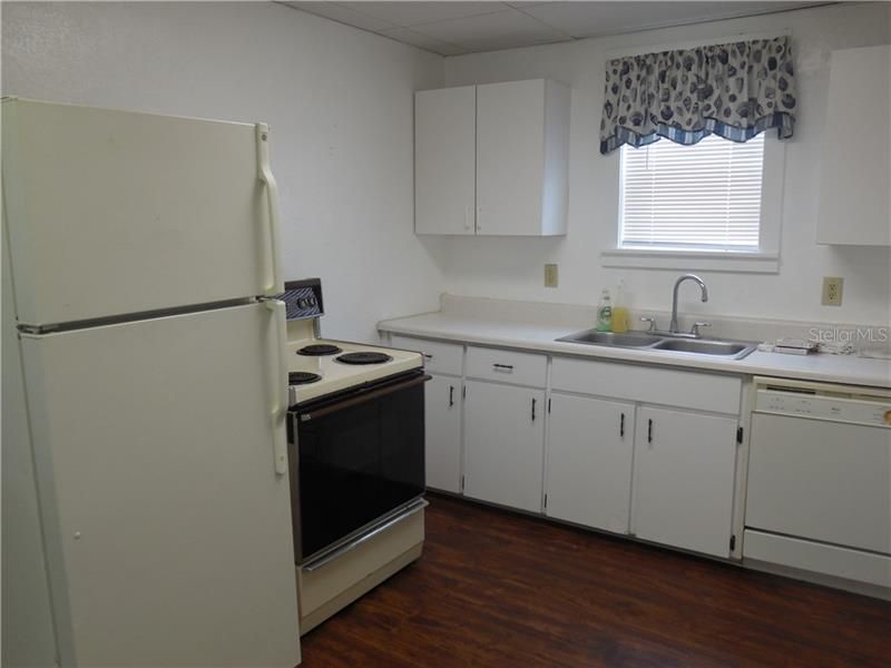 Recently Rented: $900 (1 beds, 1 baths, 703 Square Feet)