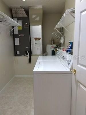 Recently Rented: $1,300 (2 beds, 2 baths, 1328 Square Feet)