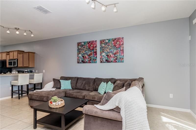 Recently Sold: $150,000 (2 beds, 2 baths, 1418 Square Feet)