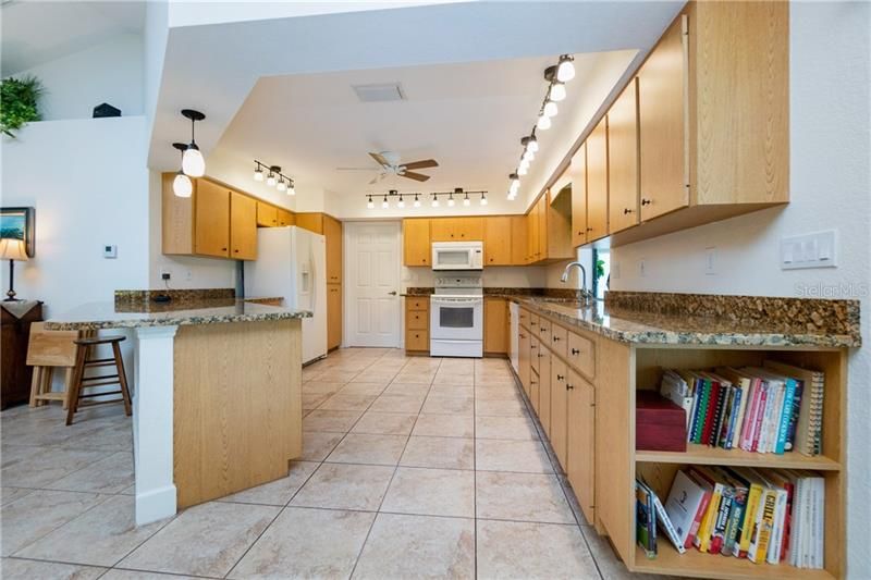 Recently Sold: $449,000 (3 beds, 2 baths, 2210 Square Feet)