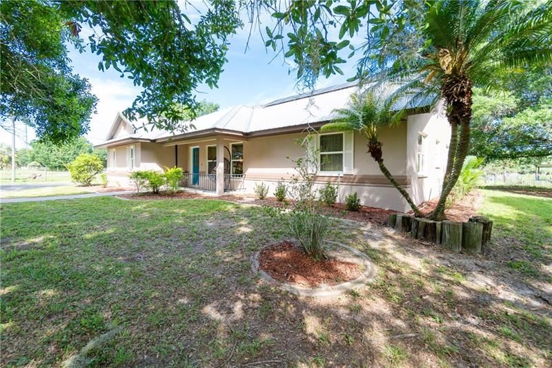 Recently Sold: $449,000 (3 beds, 2 baths, 2210 Square Feet)