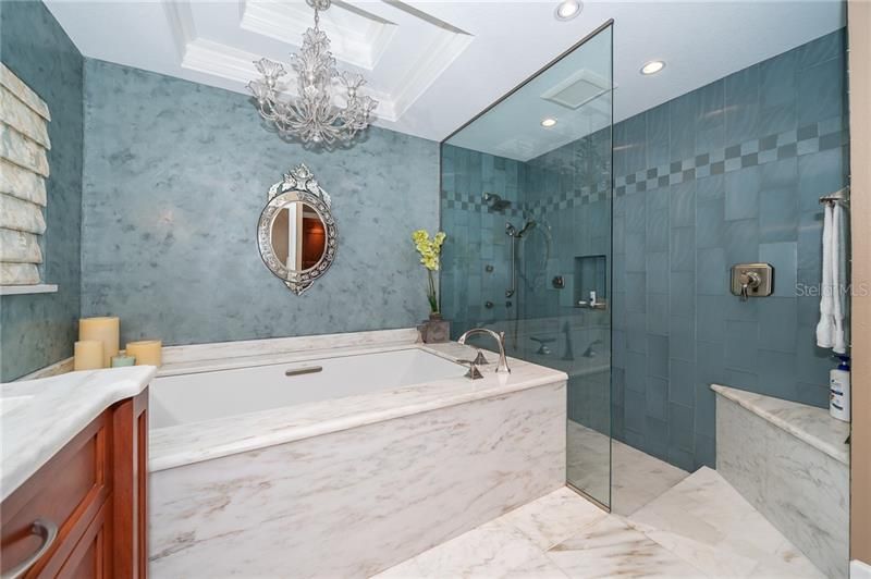最近售出: $500,000 (4 贝兹, 2 浴室, 2858 平方英尺)