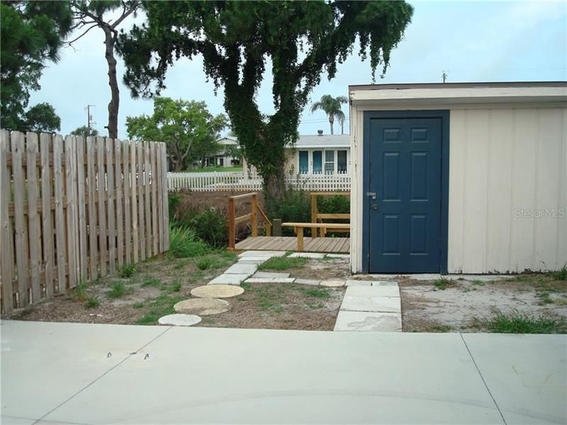 Recently Rented: $975 (2 beds, 1 baths, 720 Square Feet)