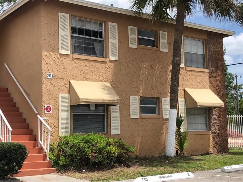 Recently Rented: $990 (2 beds, 1 baths, 784 Square Feet)