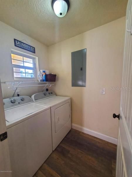 Recently Sold: $370,000 (3 beds, 2 baths, 1590 Square Feet)