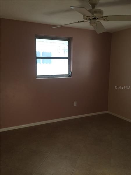 Recently Rented: $950 (2 beds, 1 baths, 1088 Square Feet)