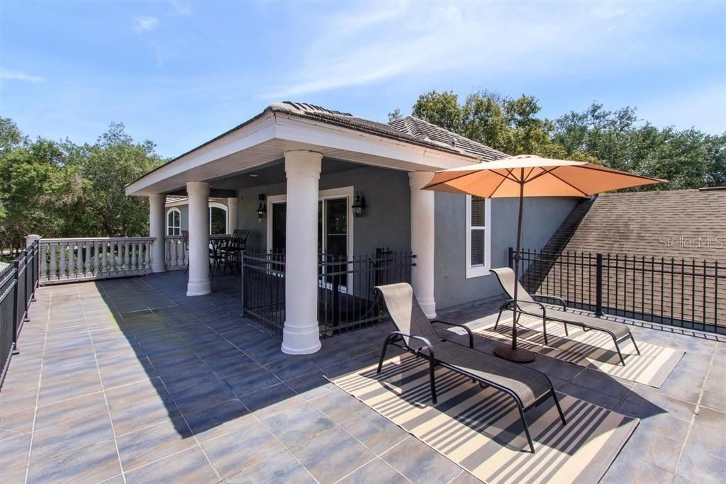 Upstairs Guest house veranda, what a great area to get some of that afternoon sun.