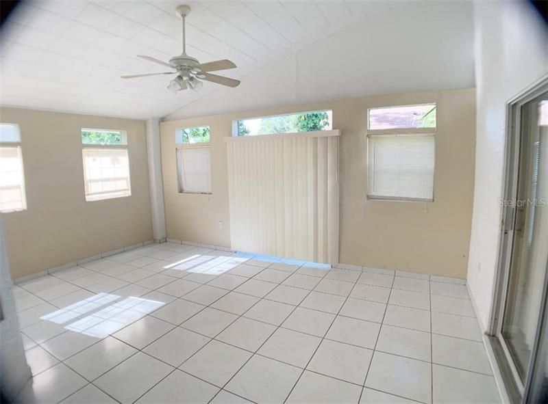 Recently Sold: $250,000 (3 beds, 2 baths, 1496 Square Feet)