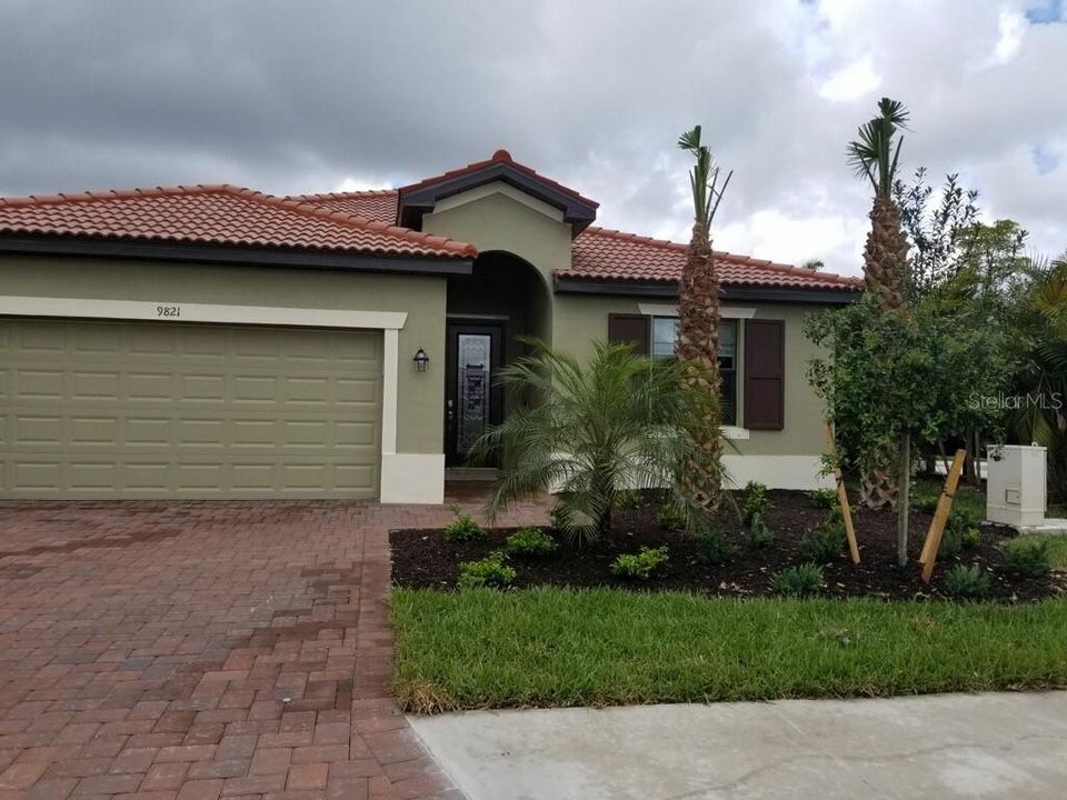 Vendido Recientemente: $298,298 (3 camas, 2 baños, 1677 Pies cuadrados)