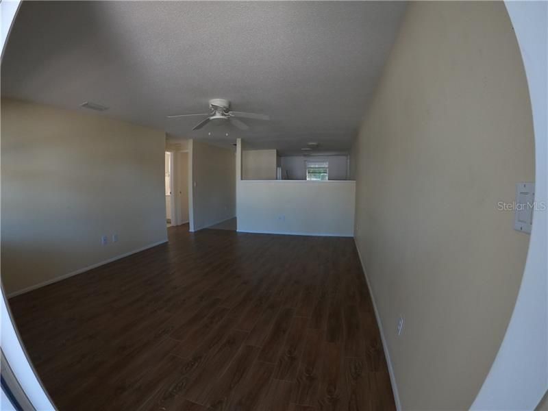 Recently Rented: $1,200 (2 beds, 1 baths, 925 Square Feet)
