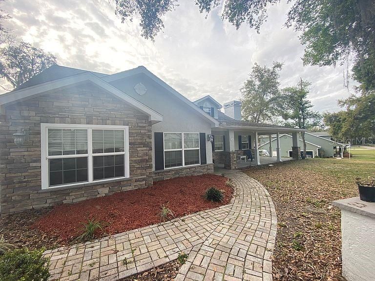 Recently Sold: $373,000 (4 beds, 2 baths, 2504 Square Feet)
