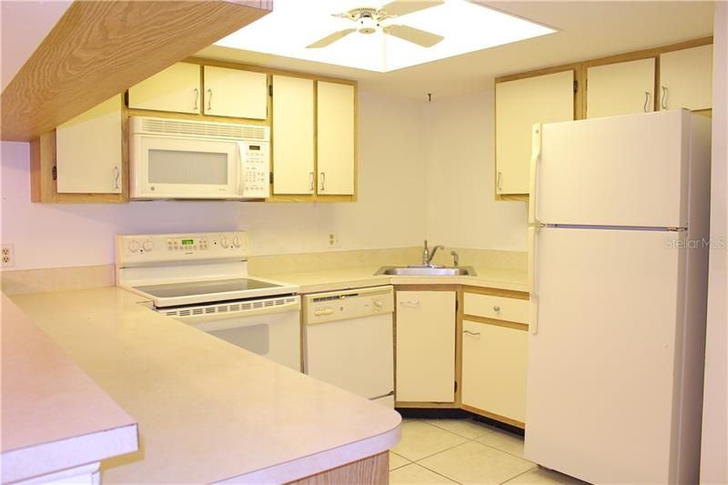 Recently Rented: $899 (2 beds, 2 baths, 862 Square Feet)
