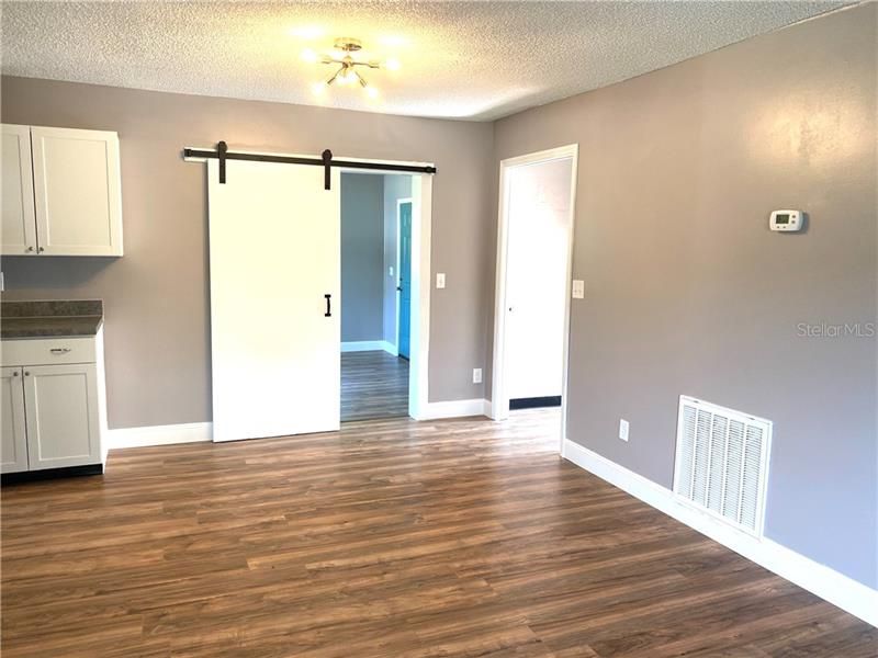 Recently Sold: $109,900 (2 beds, 1 baths, 1123 Square Feet)