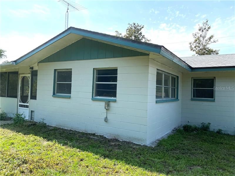 Recently Sold: $109,900 (2 beds, 1 baths, 1123 Square Feet)