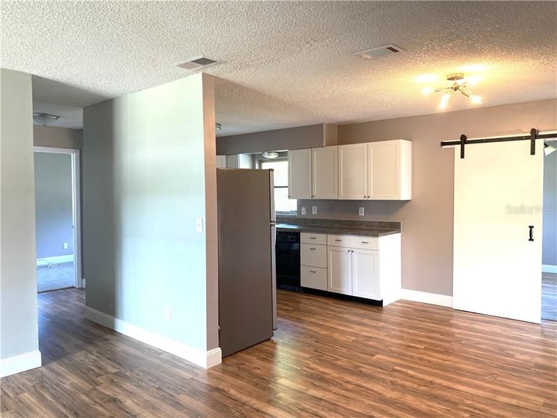 Recently Sold: $109,900 (2 beds, 1 baths, 1123 Square Feet)