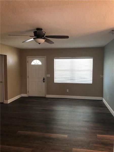 Recently Sold: $119,900 (2 beds, 1 baths, 1317 Square Feet)