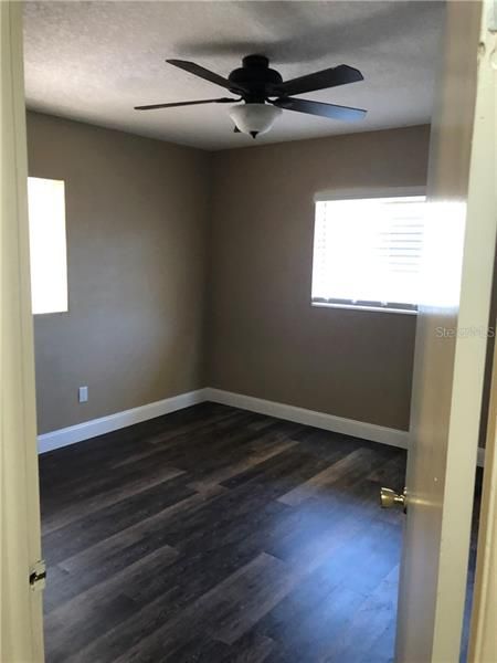 Recently Sold: $119,900 (2 beds, 1 baths, 1317 Square Feet)