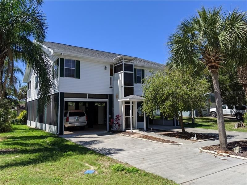 Recently Sold: $395,000 (4 beds, 2 baths, 1782 Square Feet)