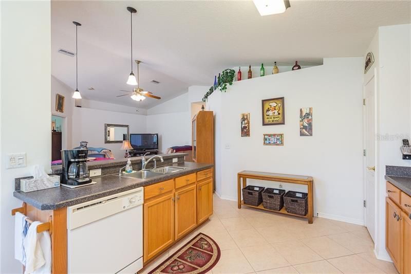 OPEN KITCHEN, GREAT FOR ENTERTAINING!