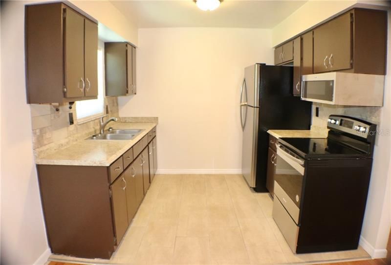 Recently Rented: $1,100 (3 beds, 1 baths, 1200 Square Feet)