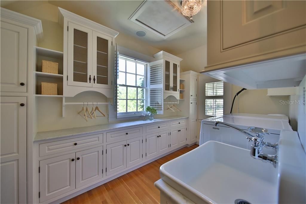 Guest Laundry Room