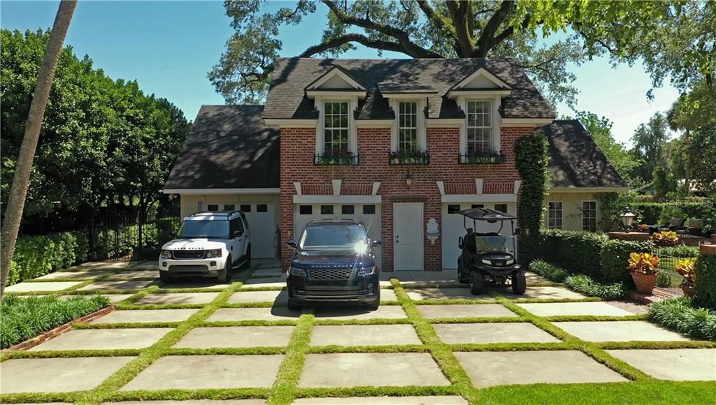 Motor Court with 3 Bay Carriage House