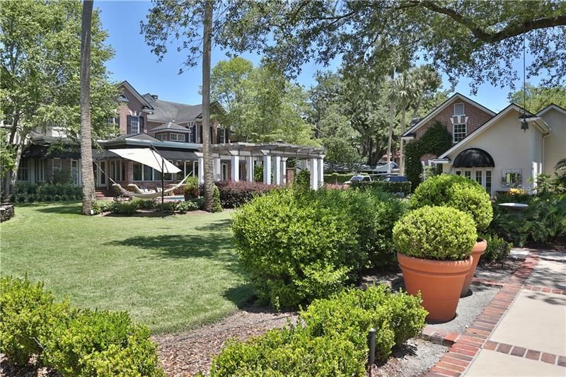 Recently Sold: $3,499,000 (4 beds, 4 baths, 9793 Square Feet)