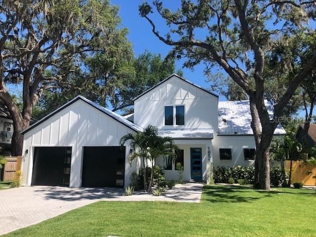 Recently Sold: $1,000,000 (4 beds, 3 baths, 3110 Square Feet)