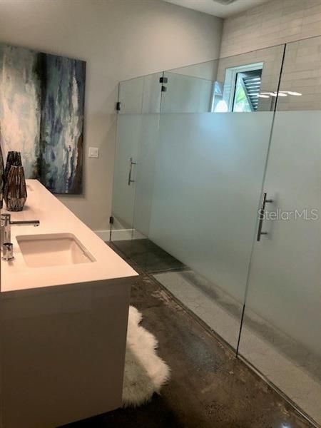 Recently Sold: $1,000,000 (4 beds, 3 baths, 3110 Square Feet)