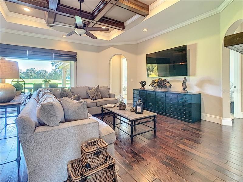 Recently Sold: $1,400,000 (4 beds, 3 baths, 3142 Square Feet)