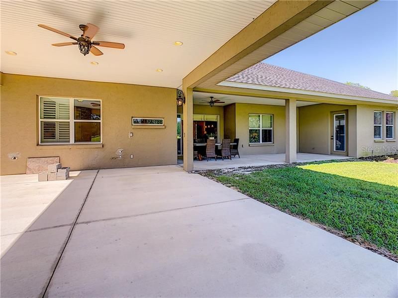 Recently Sold: $1,400,000 (4 beds, 3 baths, 3142 Square Feet)