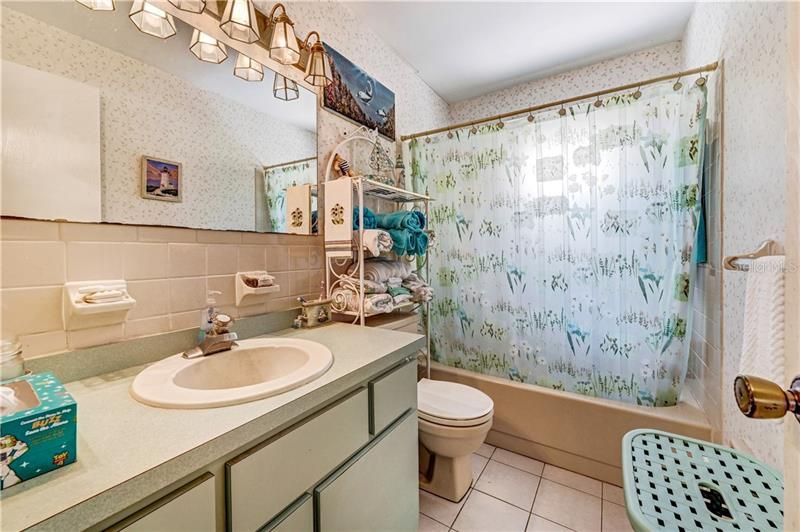 最近售出: $255,000 (3 贝兹, 2 浴室, 1616 平方英尺)