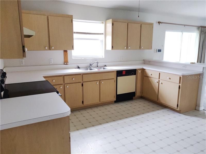 Recently Sold: $110,000 (3 beds, 2 baths, 1620 Square Feet)