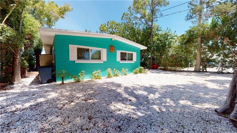 Recently Rented: $4,250 (3 beds, 2 baths, 1500 Square Feet)