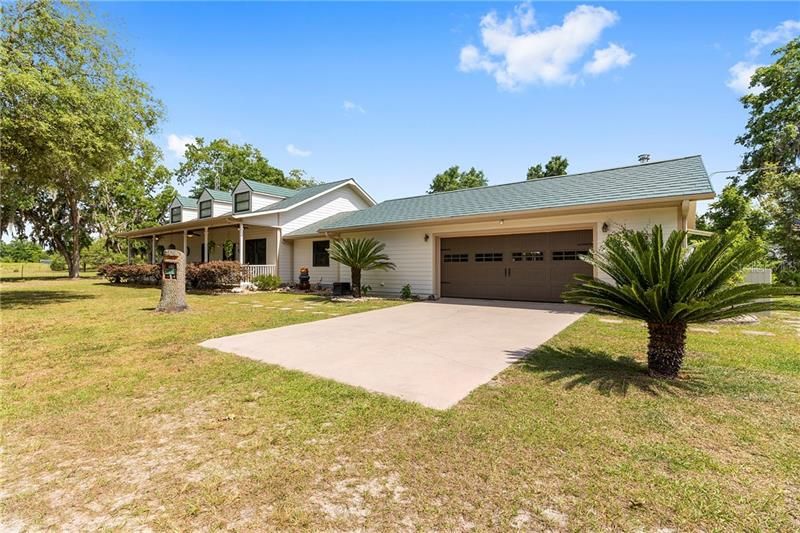 Recently Sold: $399,900 (3 beds, 3 baths, 2026 Square Feet)