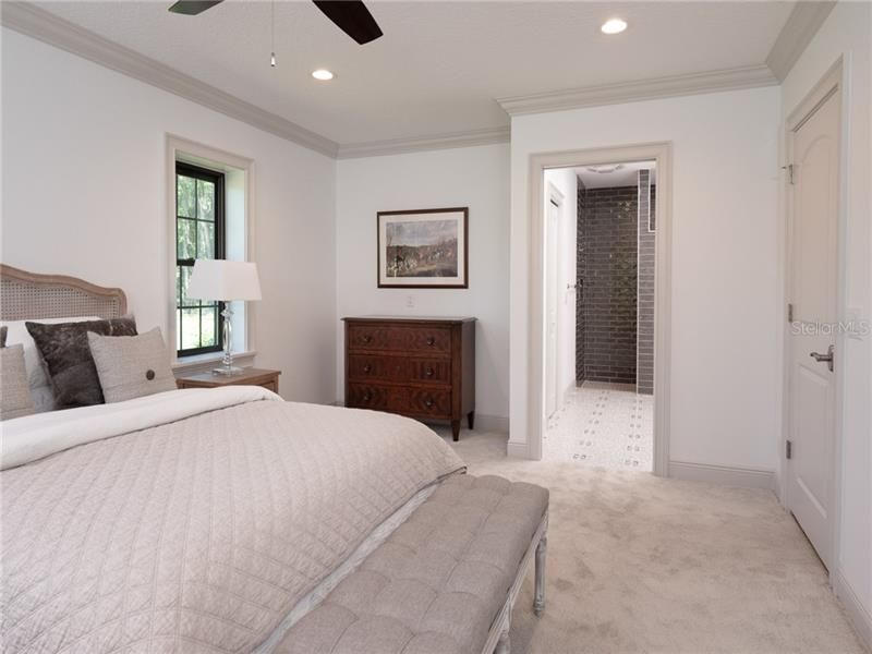 Recently Sold: $2,850,000 (1 beds, 1 baths, 1050 Square Feet)