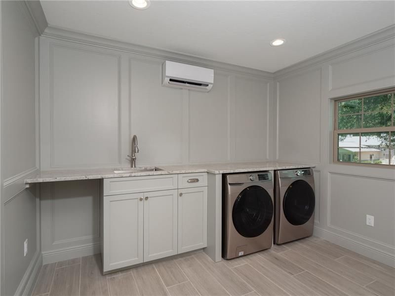 Recently Sold: $2,850,000 (1 beds, 1 baths, 1050 Square Feet)