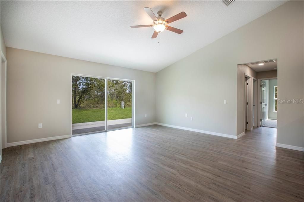 Recently Sold: $265,000 (3 beds, 2 baths, 1811 Square Feet)