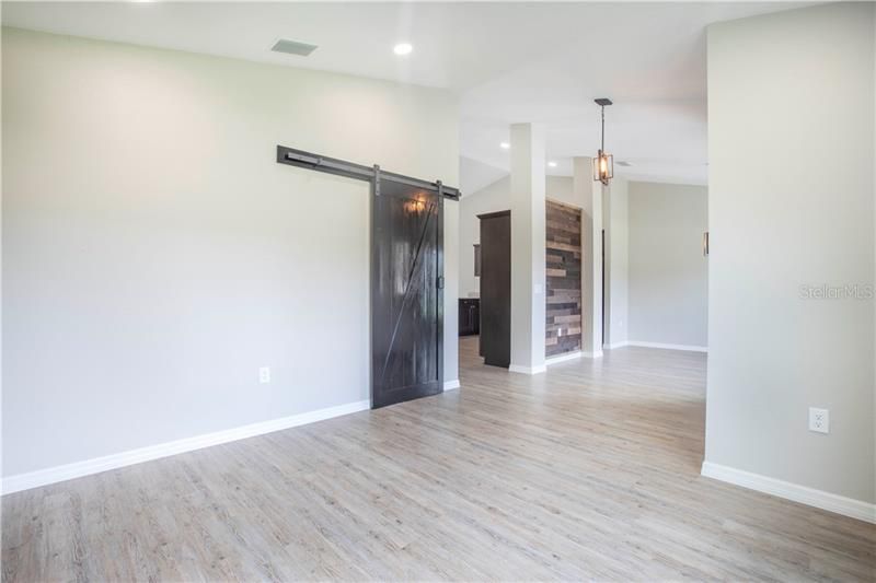Recently Sold: $265,000 (3 beds, 2 baths, 1811 Square Feet)