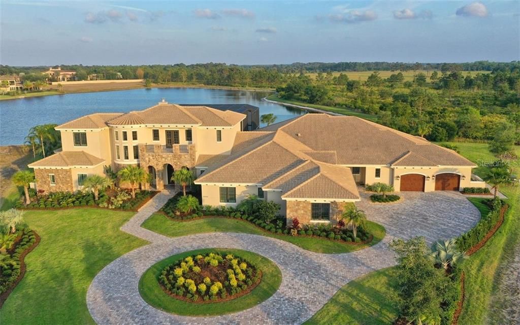Recently Sold: $4,695,000 (7 beds, 7 baths, 10139 Square Feet)