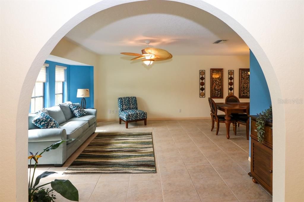 В аренду: $4,500 (3 спален, 2 ванн, 2697 Квадратных фут)