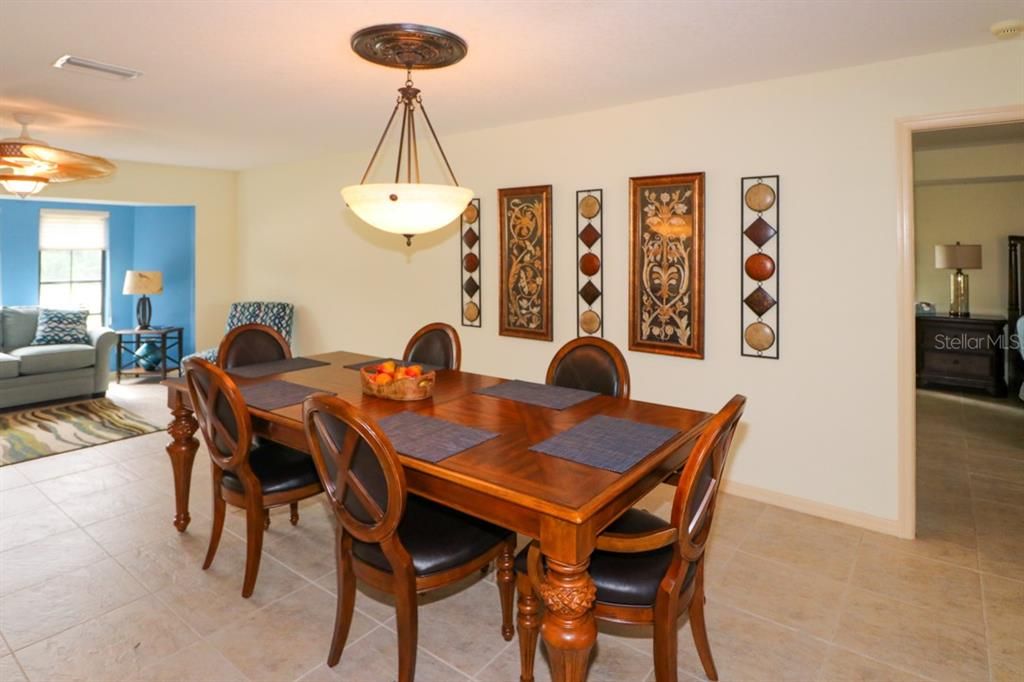 В аренду: $4,500 (3 спален, 2 ванн, 2697 Квадратных фут)